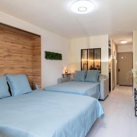 Appartement Les Flamants Roses - Studio Avec Balcon à Nîmes Extérieur photo