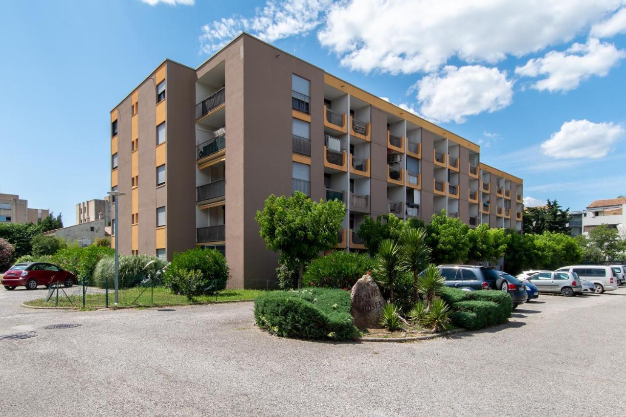 Appartement Les Flamants Roses - Studio Avec Balcon à Nîmes Extérieur photo